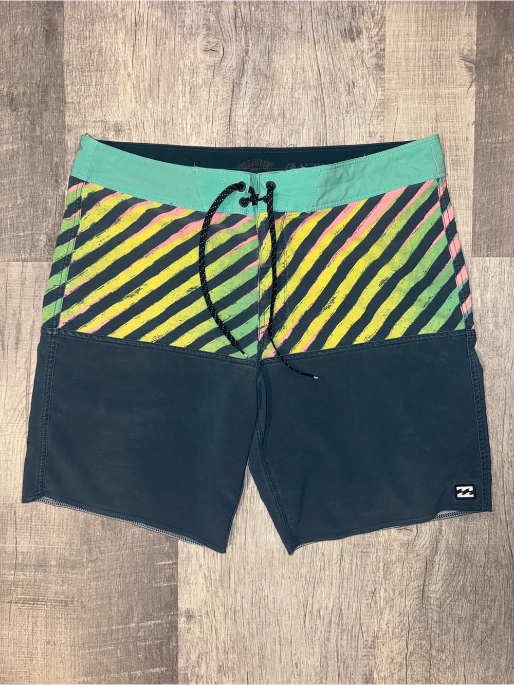 Billabong Fifty50 Pro Performance Boardshorts Multicolor Stripe Navy Size 32